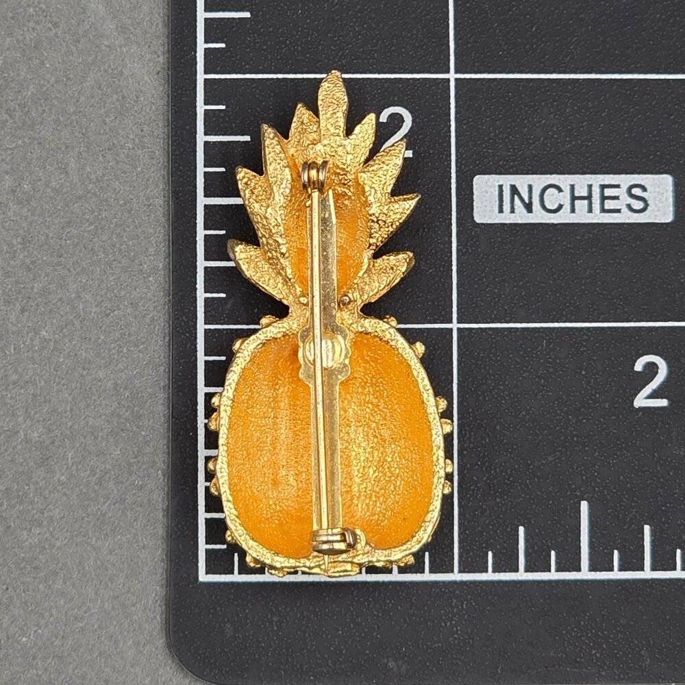 VTG Gold Tone Pineapple Brooch Pin 2" Textured Details Success Hospitality - Picture 4 of 5